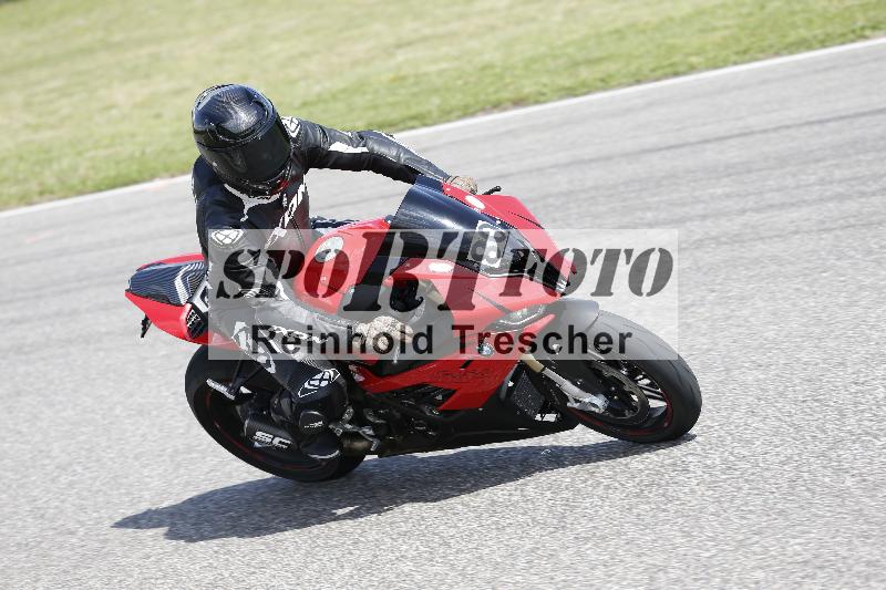 /Archiv-2025/09 22.04.2025 Cornu Master School ADR/rot-rouge/80